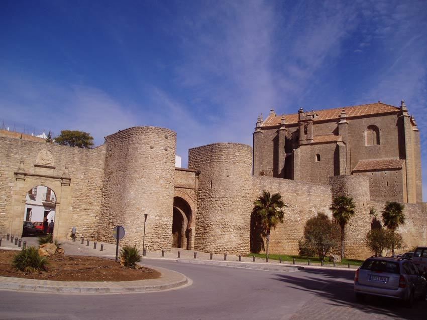From Seville: White Villages and Ronda Full-Day Trip - Walking The Historic Center: Old Bridge, Felipe V, San Miguel, And Mudejar Towers