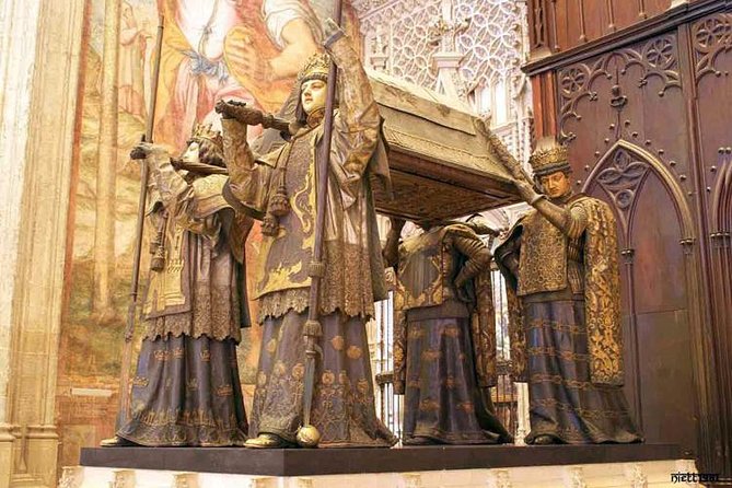 Full Day Seville Tour with tickets (optional Tapas & Flamenco) - Catedral de Sevilla and Columbus’s tomb: gothic scale you can feel