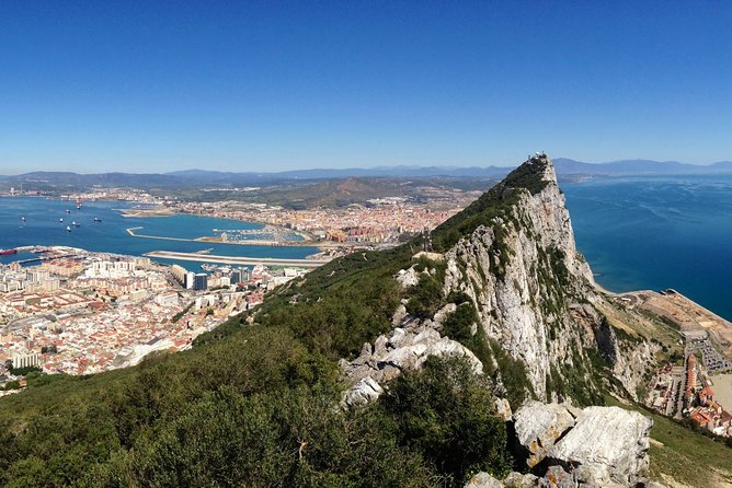 Gibraltar private tour from Seville including the upper rock - Battle siege tunnels: the Rock as a fortress