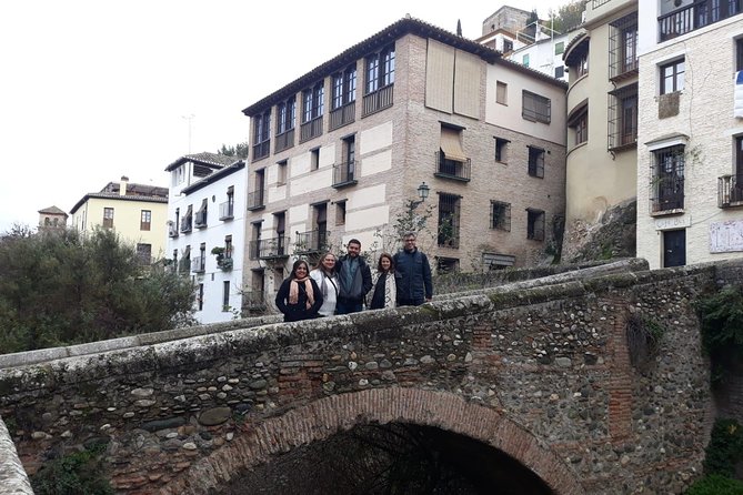 Granada Day Trip: Alhambra & Nazaries Palaces from Seville - Bus Comfort, Audio, and Group Sizes: the Difference Between a Good Day and an Amazing One