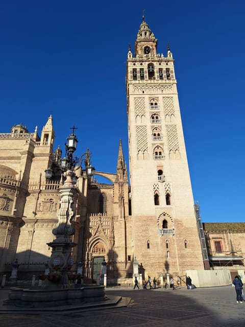 Guided tour in the Cathedral of Seville - Two layers, one ticket: Seville Cathedral’s big idea
