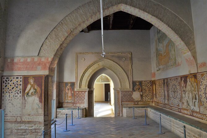 Guided tour of the Monastery of San Isidoro del Campo - The guide team: art historian + official local tourism voice