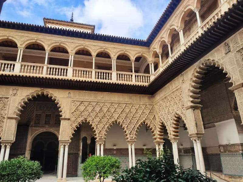 Guided Tour of the Royal Alcázar of Seville in a Small Group - The Architecture Mix: Islamic, Mudejar, Gothic, Renaissance, Baroque