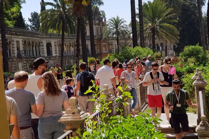 Guided Tour Sevilla Alcázar - Guide quality in English: Javier and Carmen as examples