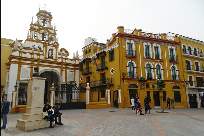 Guided walking tour to Setas, La Macarena and Dueña's Palace in Seville - Mudejar palace details: Marquis of Aljaba and the medieval layers
