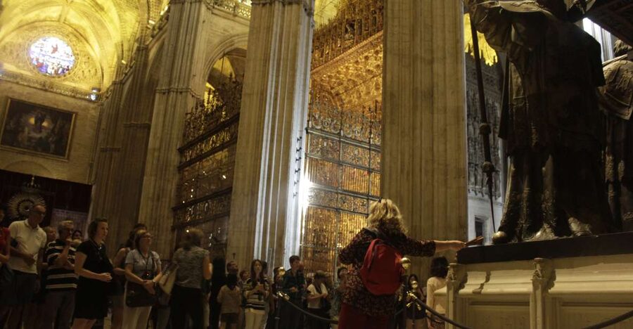 Highlights of Seville Monuments private Guided Tour - Practical details that affect your day