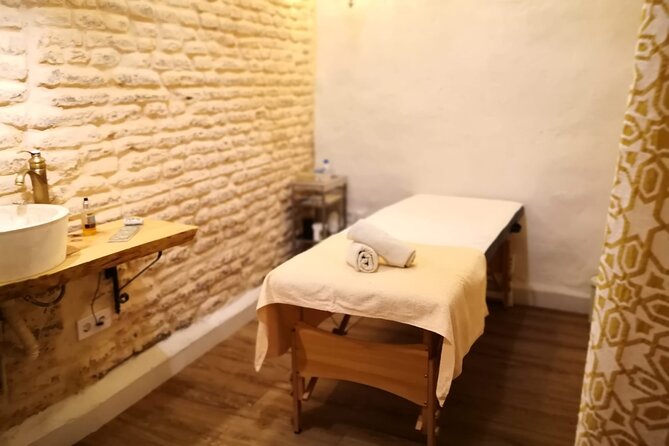 Infinite Space Massages - Finding Espacio Infinito in Seville’s Casco Antiguo