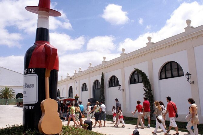 Jerez Winery Tour and wine tasting - Stop 2: Bodegas Tío Pepe tour and the wine tasting that drives the whole day