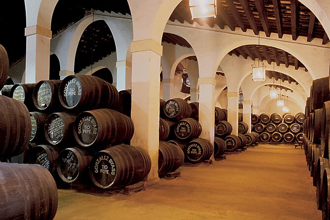 Jerez Winery Tour and wine tasting - Stop 1 in Jerez de la Frontera: walking the center the practical way