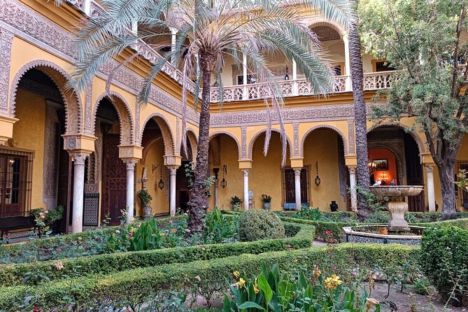 Las Dueñas Palace Guided Tour in Seville with Entrance Included - Logistics that make the tour easy to plan