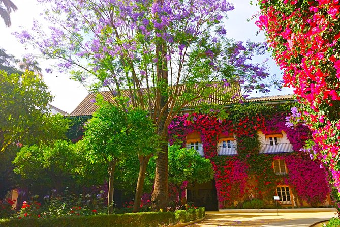 "Las Dueñas" Palace ticket + Audioguide - Gardens You Can Walk Through at a Real Human Pace