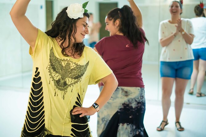 Learn Flamenco in 90 minutes - Gift flower - Where to Meet and How Timing Works