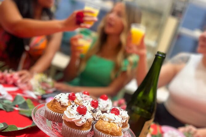 Make a traditional "tocado" sevillano - Alcohol, Snacks, and the Pace of the Workshop