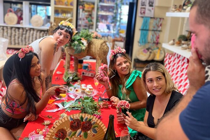 Make a traditional "tocado" sevillano - Finding the Workshop on Calle Sierpes (and What That Means for Timing)
