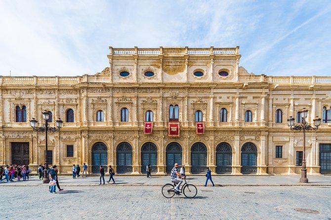 Monumental Economic tour with booking fee Seville - Real Maestranza de Caballería and Torre del Oro in One Stretch