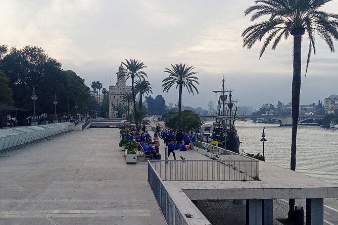Must See Running Tour Of Sevilla - Real Fábrica de Tabacos to Jardines de Murillo: Old Industry and a Quiet Reset
