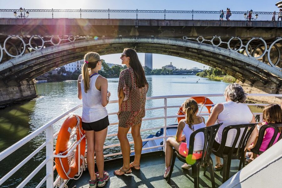 Panoramic Guadalquivir Cruise + Flamenco Show & Walking tour - The Guadalquivir Cruise: Torre del Oro to the City Skyline