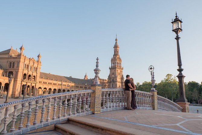 Photo Tour Session in Seville - Plaza de España: the photo backdrop that does half the work