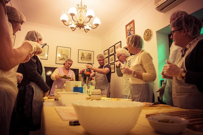 Private Cooking Class in Traditional Andalusian Housing - Lunch with local wine: included drinks and how to pace the day