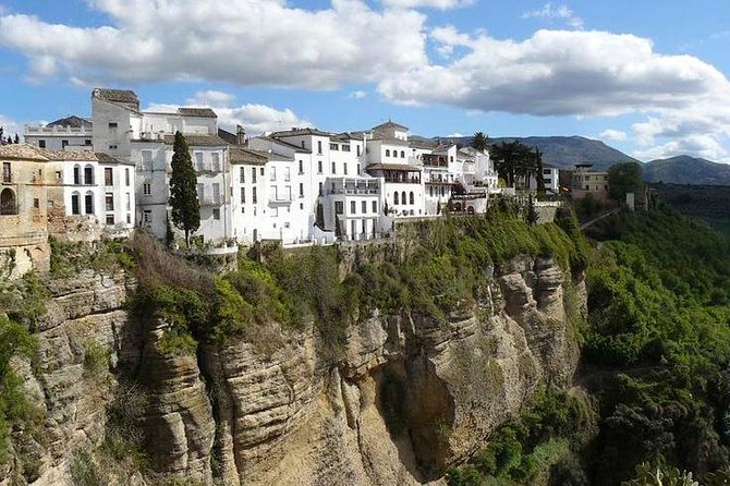 Private Guided Day Trip to the White Villages and Ronda from Seville - Setenil de las Bodegas: walking the streets under the stone