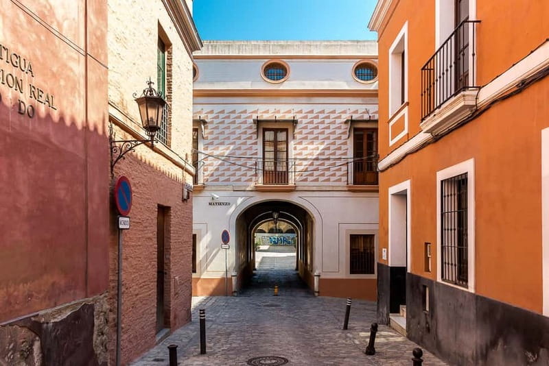 Private Guided Tour of Complete Seville and Jewish Quarter - Meeting at Plaza de San Francisco: the smart starting point