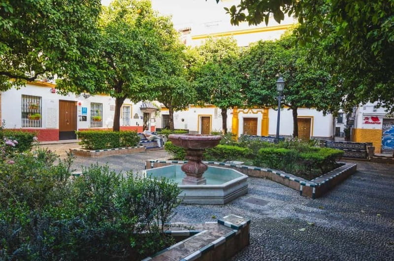 Private Guided Tour of Complete Seville and Jewish Quarter - Real Alcázar quick stop: what 15 minutes can do