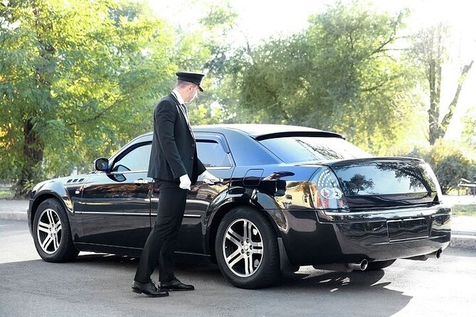 Private One-way Airport Transfer From Seville Airport To Seville - Comfort and Car Expectations: Air-Conditioned, Not a Luxury Vehicle