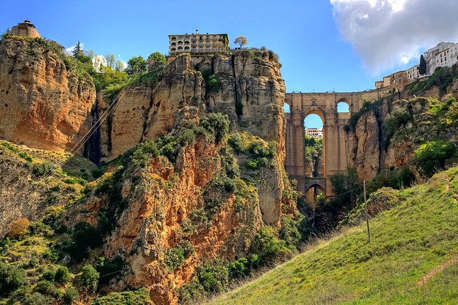 Private Tour Ronda and White Villages from Seville - Stop 4: Grazalema Lunch Time and the Streets-and-Corners Pace