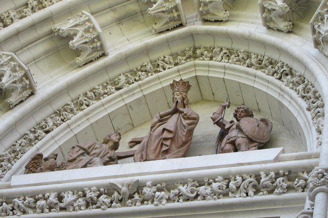 Private tour Royal Palace+Cathedral+old Jewish neighbourhood - Seville Cathedral: chapels, sacristy rooms, and Columbus’ grave