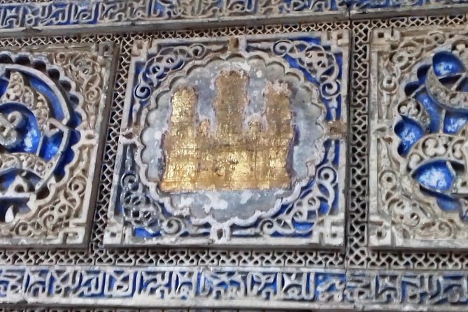 Private tour Royal Palace+Old Jewish neighbourhood - Why the Alcázar and Santa Cruz pairing makes sense in Seville