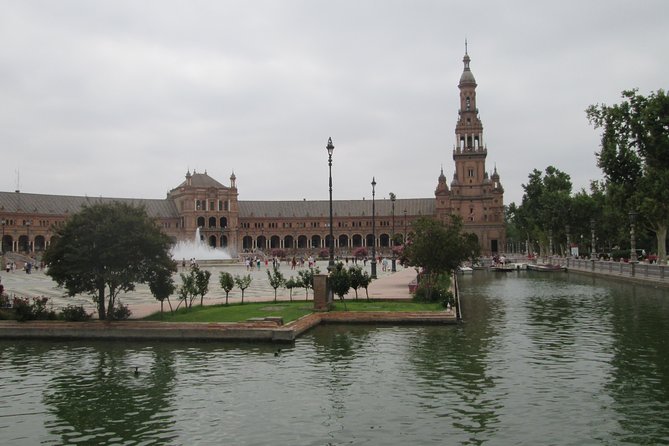 Private tour to Spain Square+María Luisa Park - Key highlights in one glance