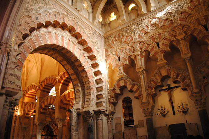 Private transfer from/to Seville to/from Granada with optional stop in Cordoba - How the Cordoba stop works with an English guide