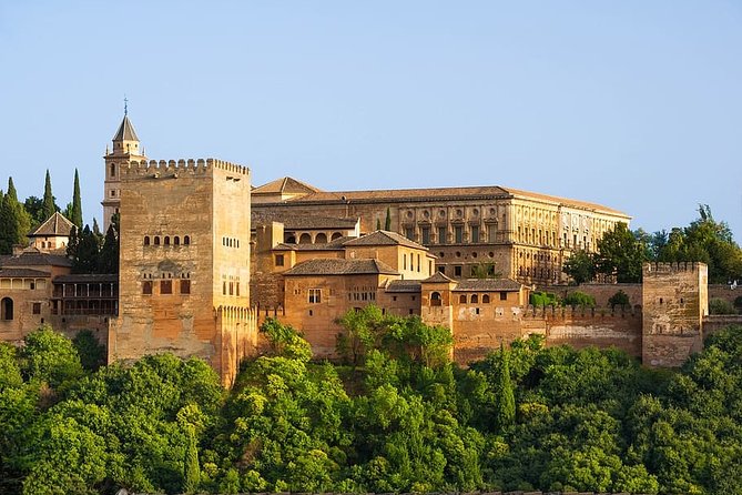 Private transfer from/to Seville to/from Granada with optional stop in Cordoba - Who this transfer suits best (and who should rethink it)