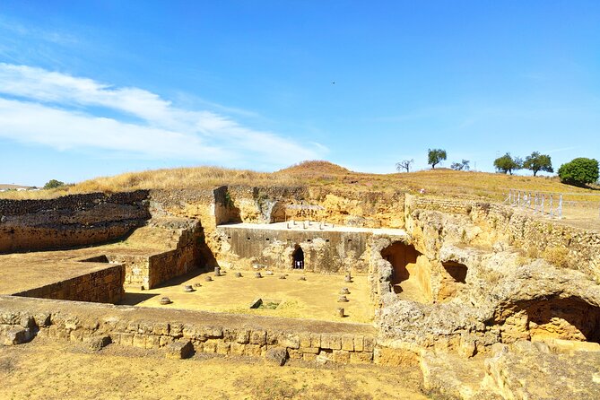 Private trip to Carmona from Seville: 5000 years of history - Alcázar de la Puerta de Sevilla: a military monument with layered ownership