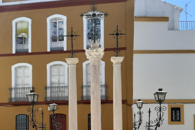Private visit to the Jewish Quarter of Seville (Sta. Cruz and San Bartolomé Neighborhoods) - Meet at Monumento a San Juan Pablo II and get oriented fast