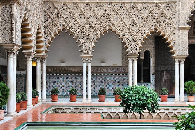 Private visit to the Real Alcazar of Seville (tickets included) - Real Alcázar basics: why this palace rewards a guide