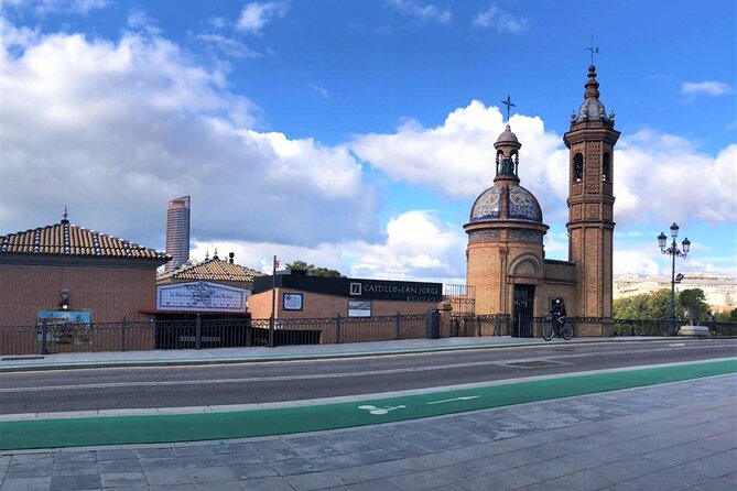 Private walking tour of Triana - Rodrigo, Santa Ana Church, and the New World Angle