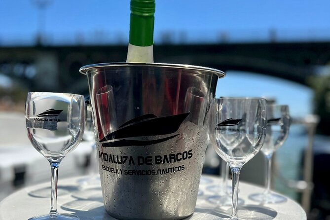 Romantic boat ride 1h (private) - Why the captain’s style matters more than you’d think