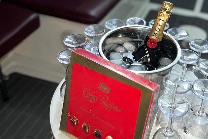 Romantic boat ride 90 min with Möet Chandon - Möet Chandon, Chocolates, and the 18+ Alcohol Rule