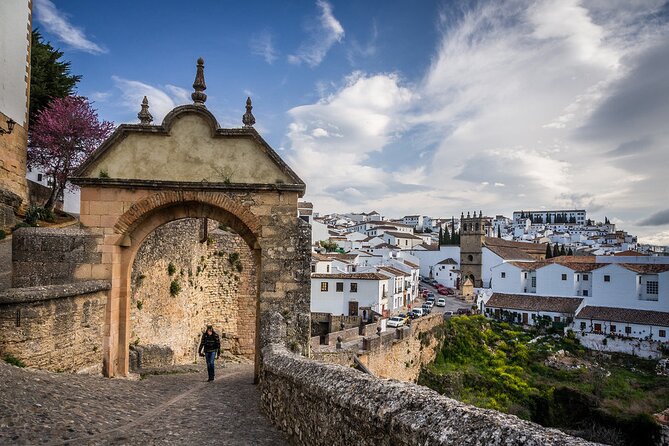 Ronda and White Villages Guided Tour from Seville - Getting There From Seville: Pickup, Group Size, and Timing