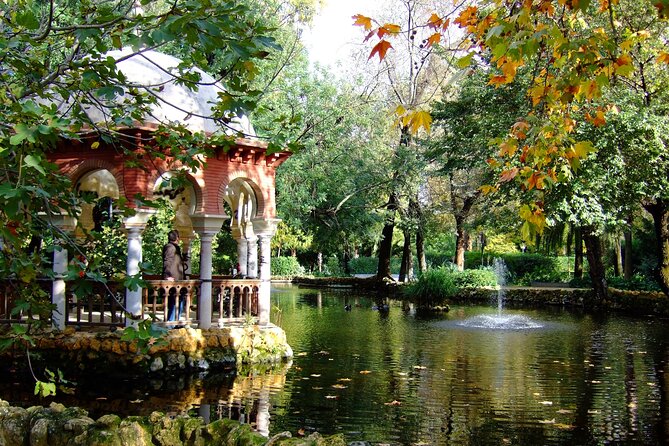 Secretos del Parque María Luisa & Plaza de España Tour en Español - Plaza de América inside the park: extra context without extra stress