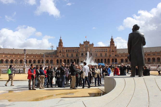 Secrets of Maria Luisa Park and Plaza de España Private Tour - Stop 2: Parque de María Luisa for fountains, ceramics, and garden spaces