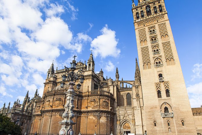 Sevilla: Best Monumental Free Walking Tour - Starting in the Old Town: Plaza del Salvador to your first landmark