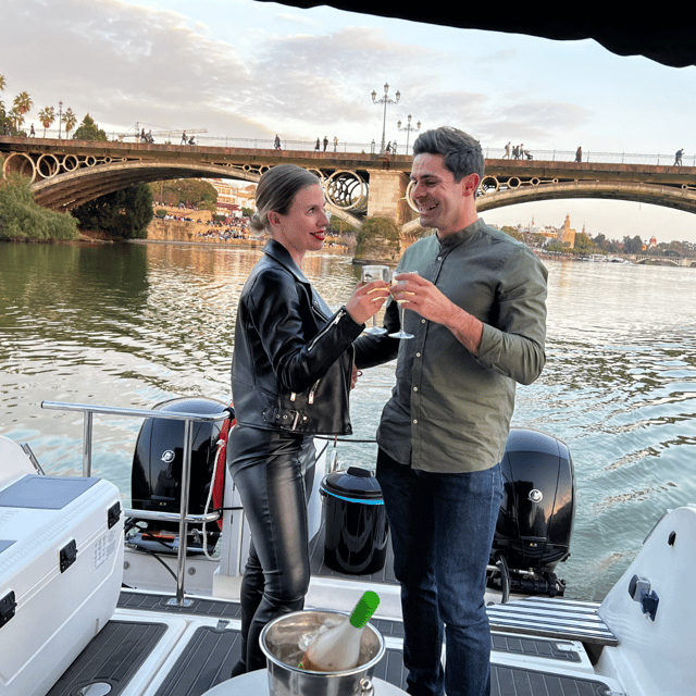 Sevilla: Romantic Boat Ride - Puente de S. Telmo and the dock setup: what to expect before you sail