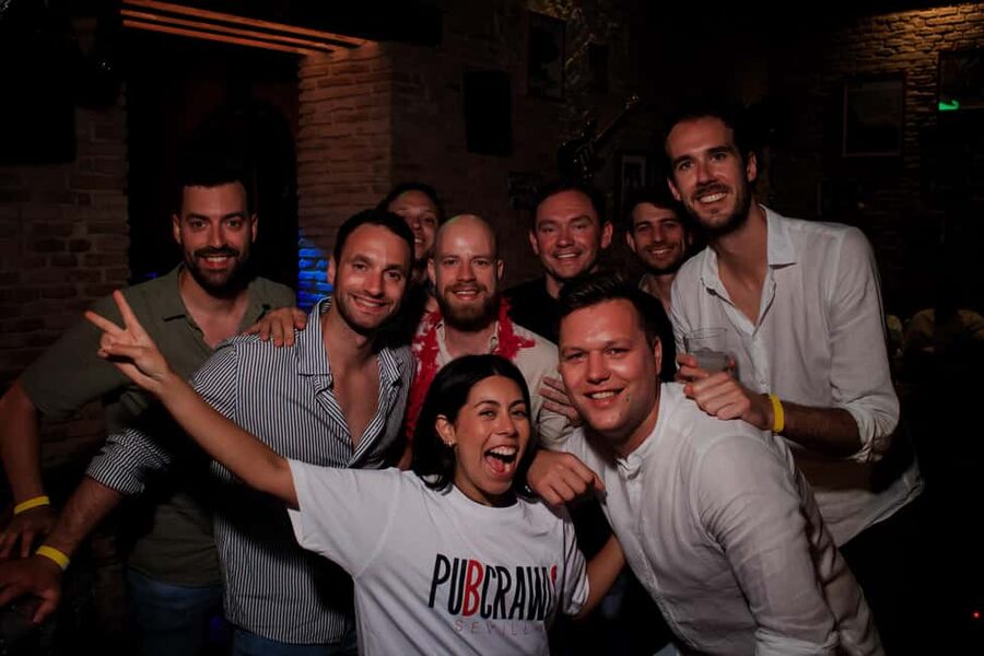 Seville: 3 Bars Pub Crawl + VIP Club Entrance & 3 Free Shots - How the Night Switches at 1:00–1:30 AM