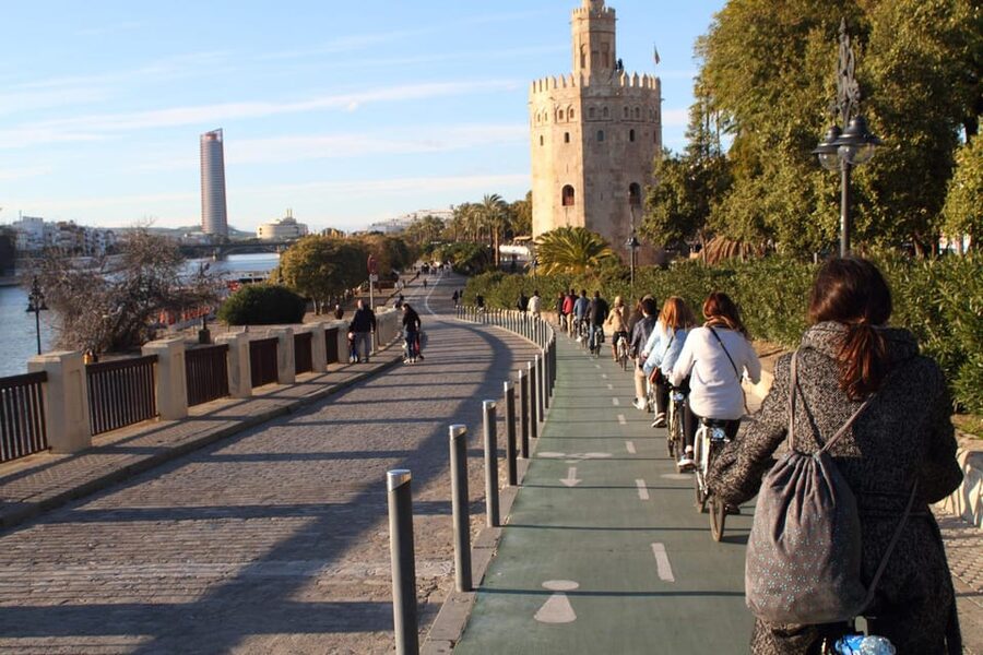 Seville: 3–Hour Bike Tour along the Guadalquivir River - Where the tour starts: Centerbici Sevilla and getting comfortable fast