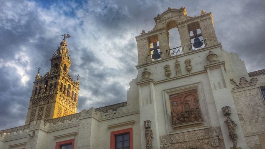 Seville 4-Hour Guided Walking Tour - The river walk that turns the city outward: Torre del Oro and bridges