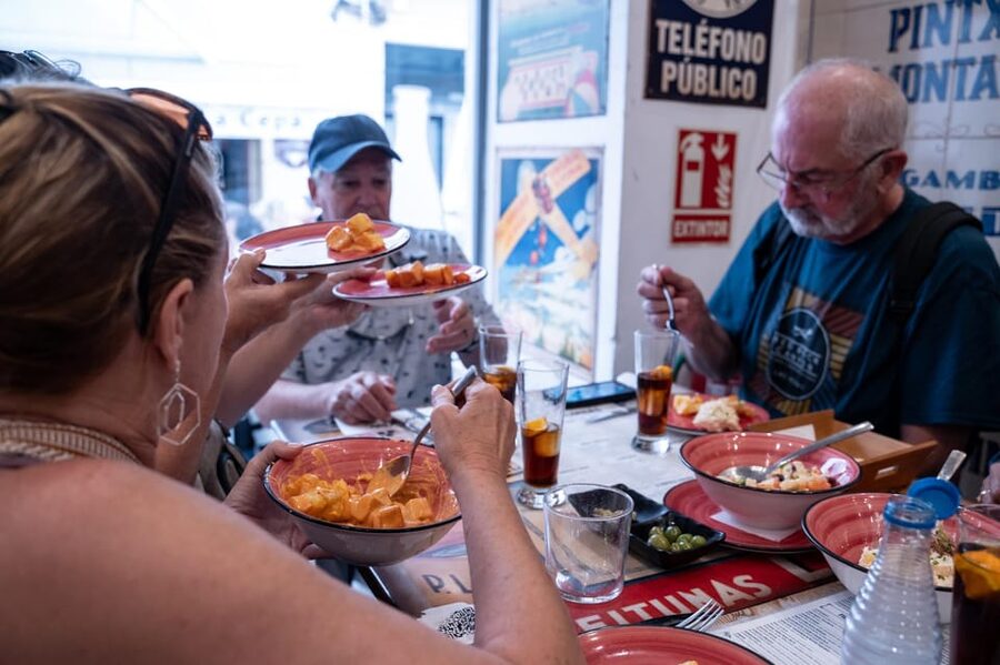 Seville Adventure: Historic Walking Tour & Traditional Tapas - Where the tour starts (and how to prep)