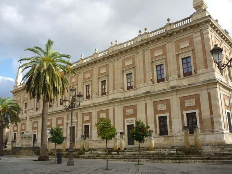 Seville: Age of Discoveries Guided Tour w/ Monuments Access - Meeting at the Archivo General de Indias (América): Start With the Story