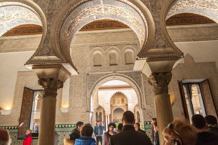 Seville: Alcázar and Cathedral Entry Ticket and Guided Tour - Guides make the day: look for the storytelling energy